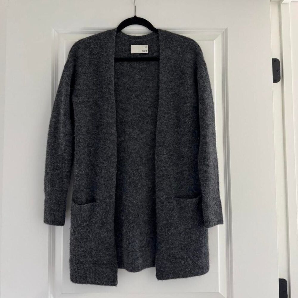 Aritzia Women's Grey Cardigan